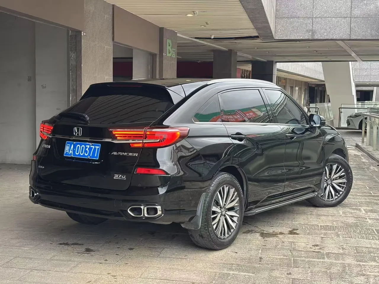 Honda 2020 crown road 2.0T 370TURBO four-wheel drive exclusive edition two-color automatic gear 7