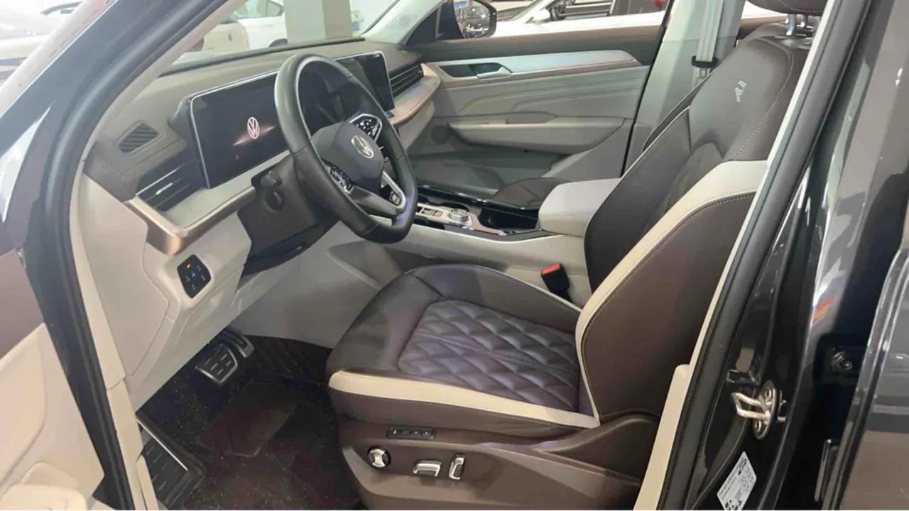 Volkswagen 2024 model tour R-Line 2.0TSI 380TSI four-wheel drive parade all-round automatic transmission 3