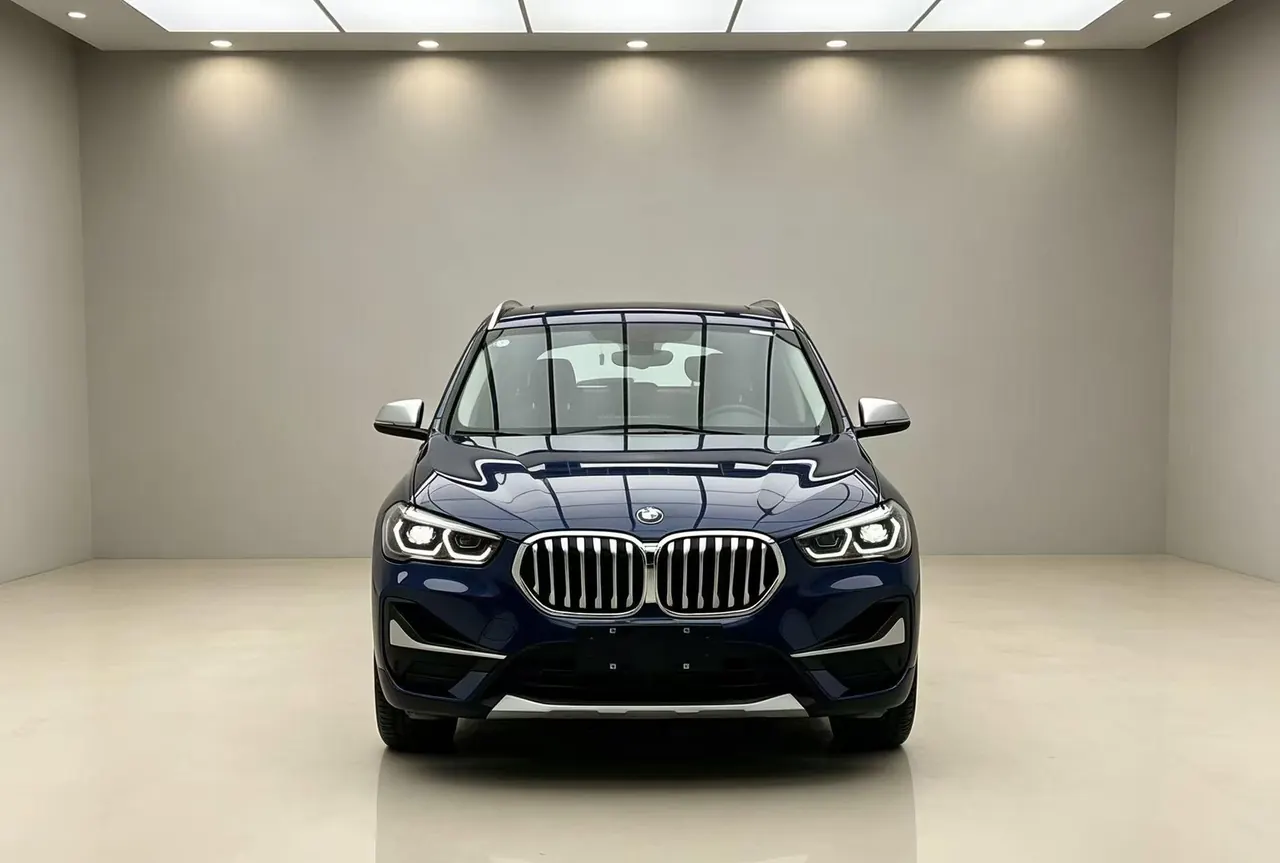 BMW 2022 X1 sDrive20Li 1.5T exclusive automatic gear 2