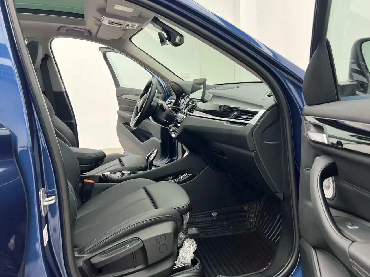 BMW 2022 X1 sDrive20Li 1.5T exclusive automatic gear 6