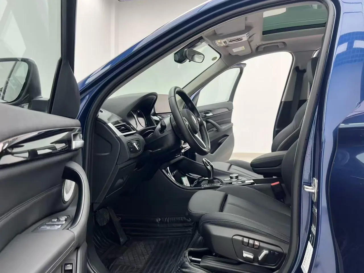 BMW 2022 X1 sDrive20Li 1.5T exclusive automatic gear 7