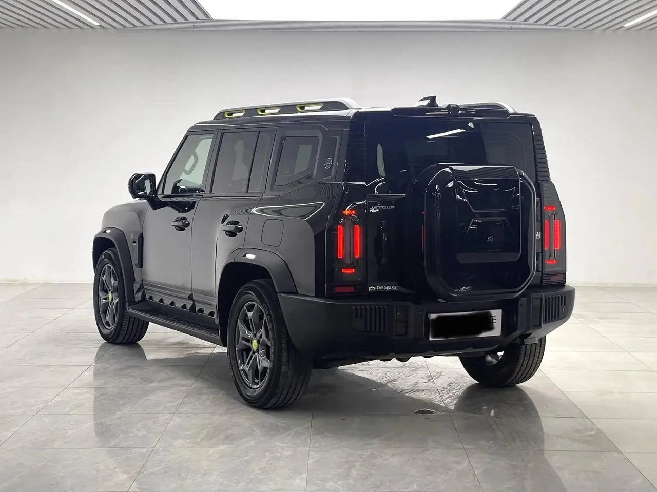 Jetour 2024 Traveler 2.0T 4-wheel Drive Silver Dragon Wing Automatic Gear 2