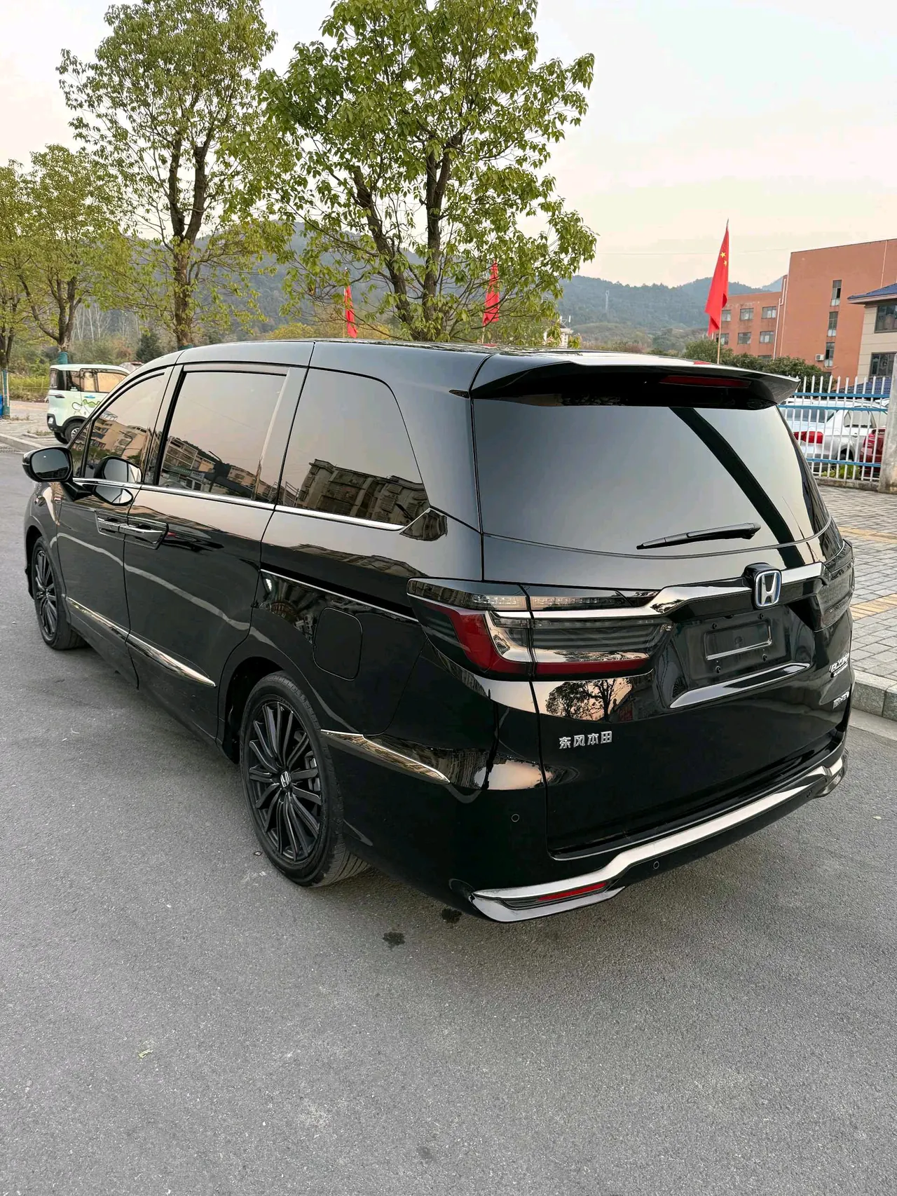 Honda 2024 Alishen e:HEV 2.0 Stepless Deluxe Automatic Gear 2