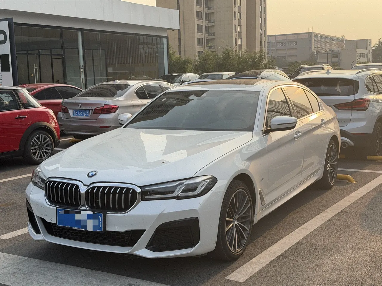 Open image lightbox: BMW 5 Series 2022 530Li 2.0T Leading M Sports Suit Automatic Gear