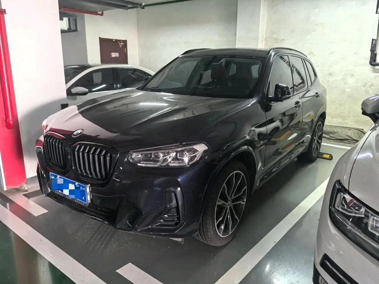 Open image lightbox: BMW 2023 X3 xDrive30i 2.0T Leading M Obsidian Night Suit Automatic Gear
