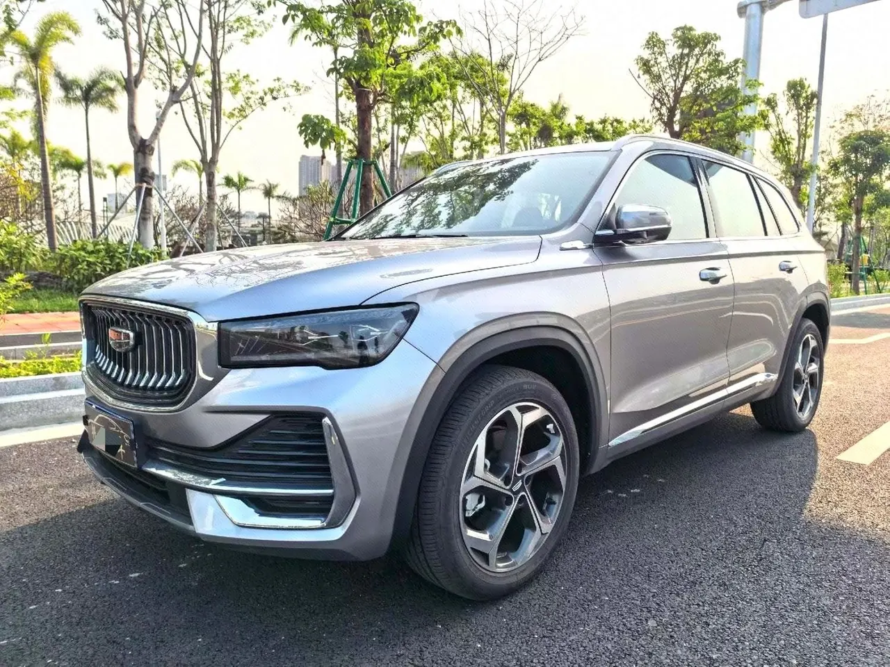 打开图片灯箱:Geely 2024 XingyueL (Monjaro) 2.0TD high-power two-wheel drive cloud version automatic gear