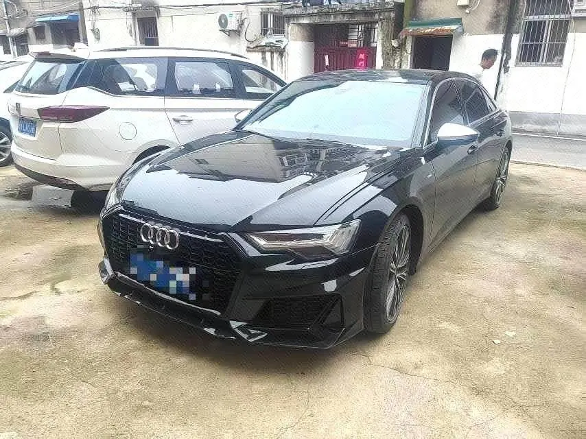 打开图片灯箱:Audi 2023 A6L 48V 3.0TFSI 55TFSI Quattro enjoy elegant automatic gear