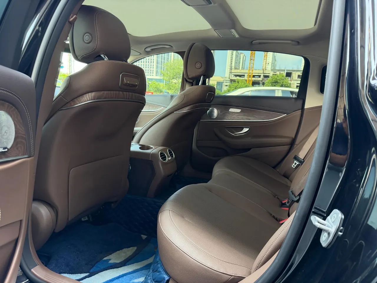 Mercedes Benz E-Class 2020 E 300 L 2.0T Fashion Automatic Gear 4