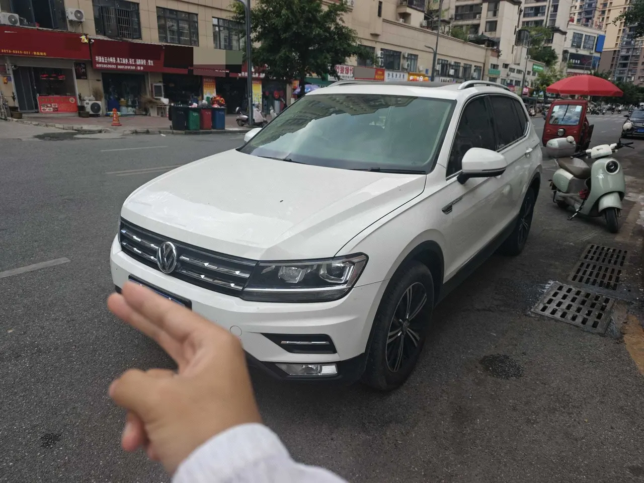 打开图片灯箱:Volkswagen 2020 Tiguan L 2.0TSI 330TSI Two-Drive Panoramic Comfort Edition Automatic Gear