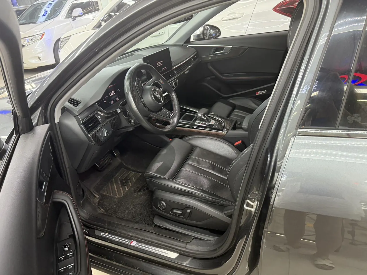Audi 2020 A4L 2.0TFSI 40TFSI Deluxe Dynamic Automatic 4