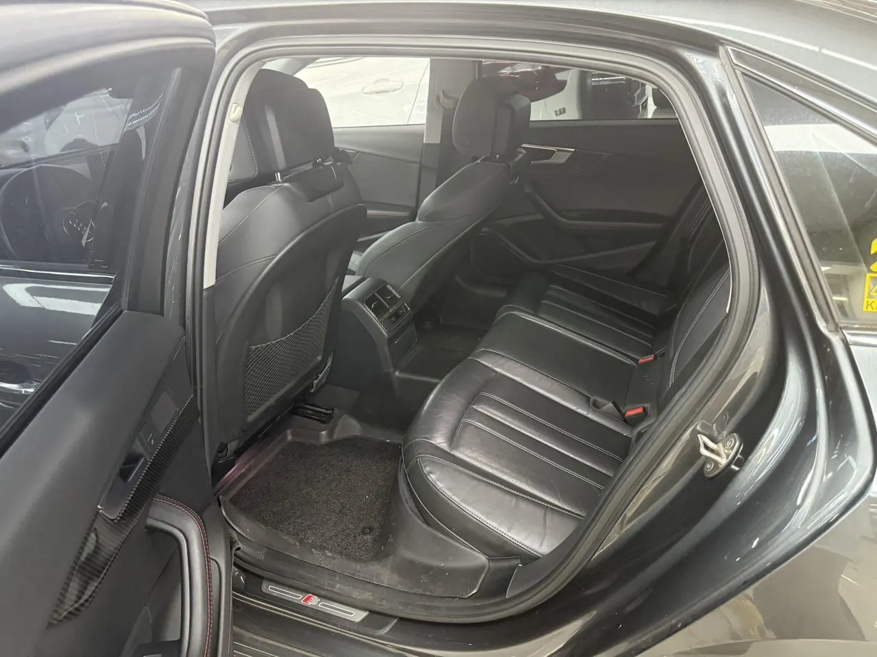 Audi 2020 A4L 2.0TFSI 40TFSI Deluxe Dynamic Automatic 5