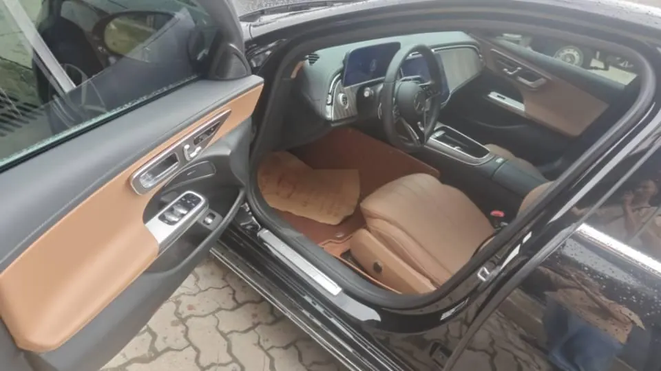 打开图片灯箱:Mercedes Benz E-Class 2025 model E 300 L 48V 2.0T Luxury Edition Automatic