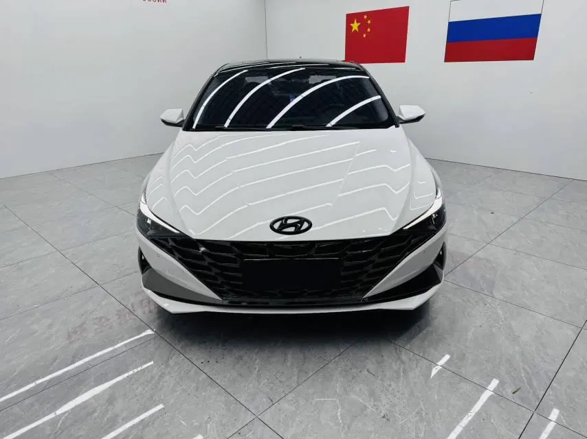 Hyundai 2023 Elantra -3-compartment 1.5 stepless LUX premium automatic gear 2