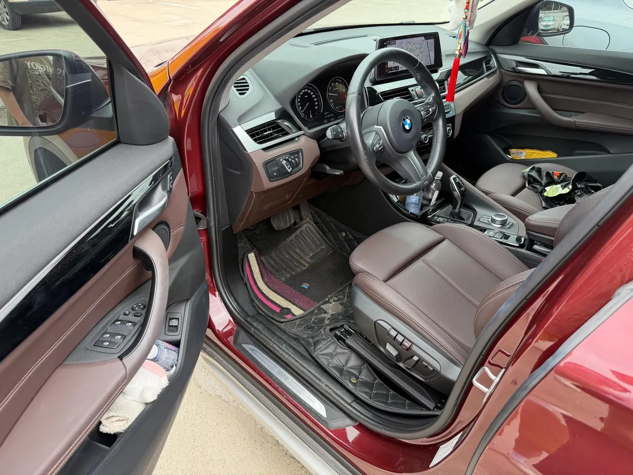 BMW 2020 X1 sDrive20Li 1.5T exclusive automatic gear 4