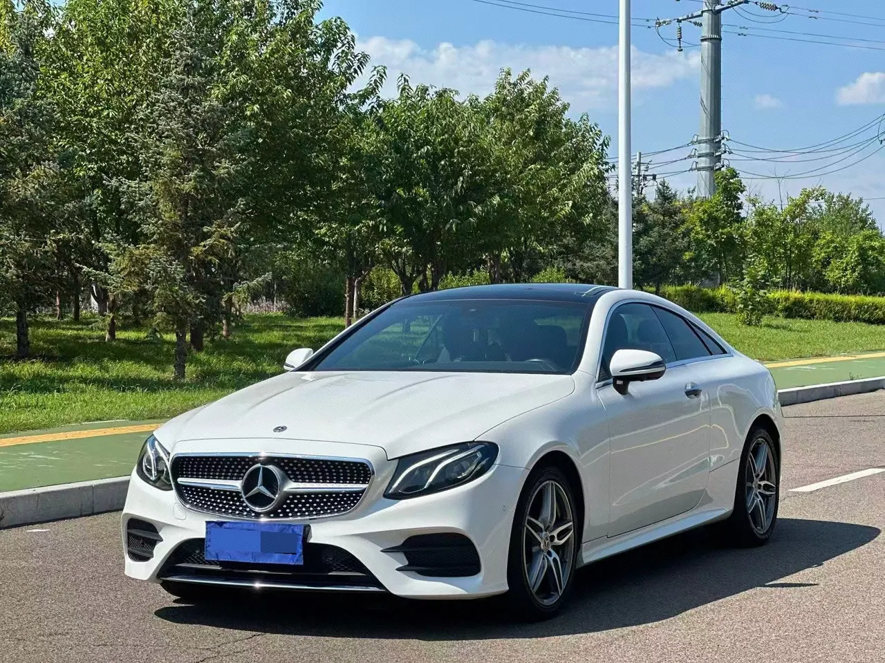 打开图片灯箱:Mercedes Benz Class E (Imported) 2020 E 260 4MATIC Coupe 48V 1.5T Automatic Gear