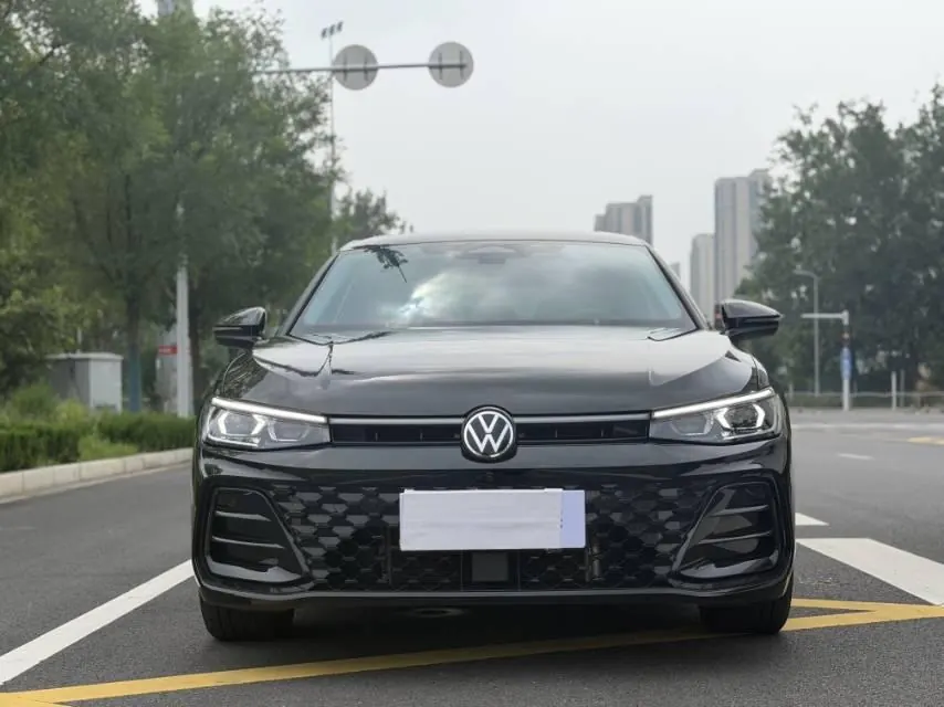 Volkswagen 2025 Passat Pro 2.0TSI 380TSI Long Yao Edition Automatic 2