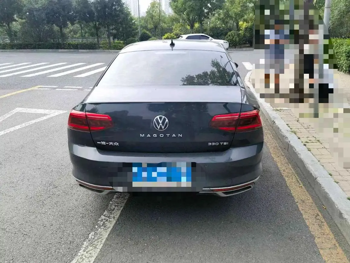 Volkswagen 2020 Magotan 2.0TSI 330TSI luxury automatic transmission 4