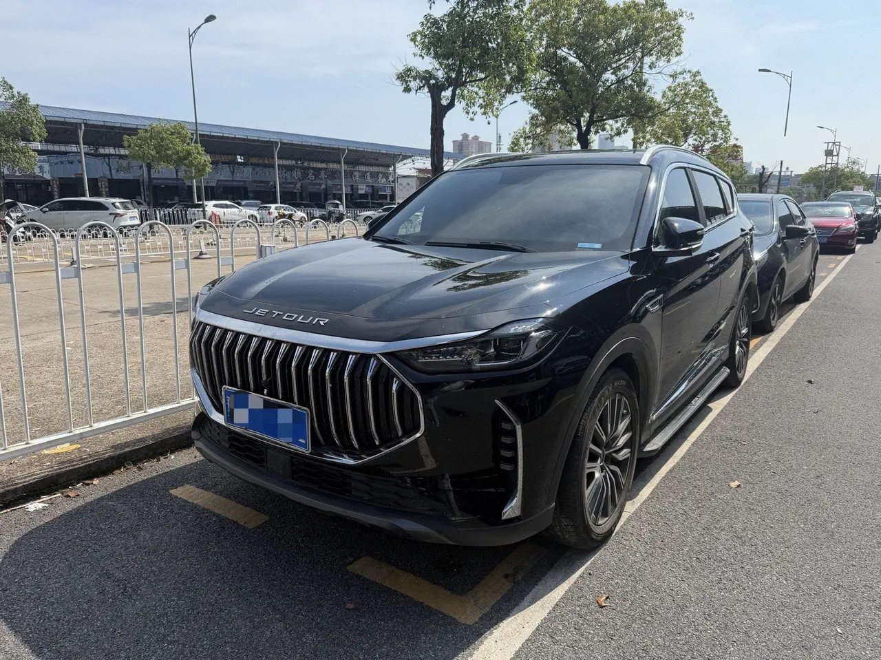 Open image lightbox: Jetour 2023 X70 PLUS 1.6T Strong PRO 7-seat Automatic Gear