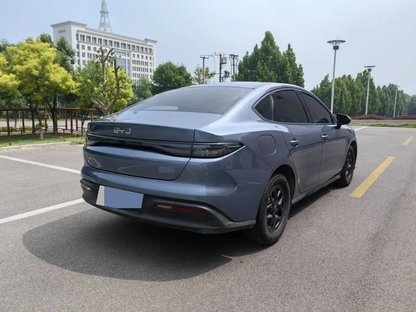 BYD 2025 seals 05 DM-i 1.5 stepless smart driving version 55KM luxury automatic gear 3