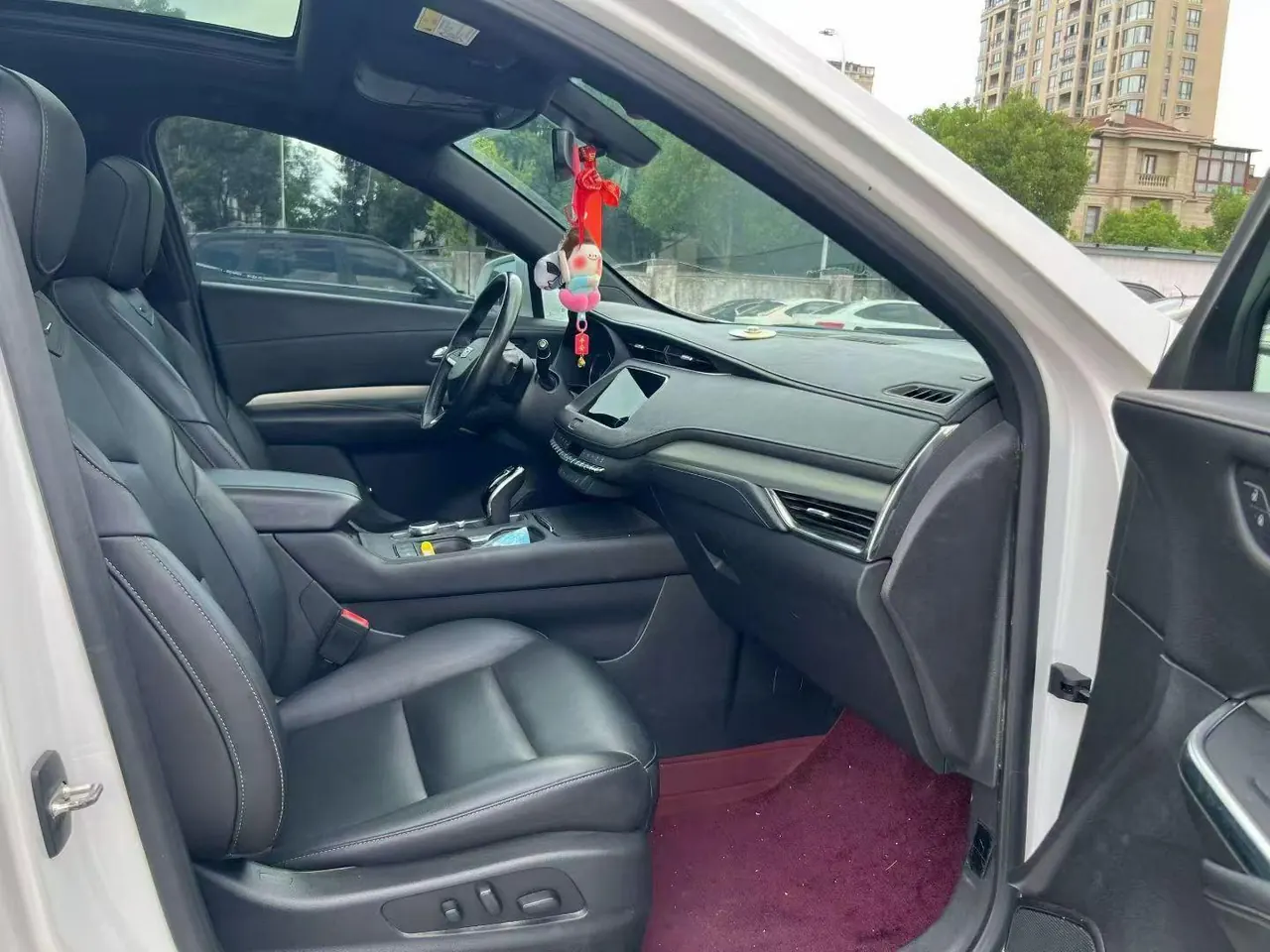 Cadillac 2020 XT4 2.0T 28T Two-Drive Luxury Automatic Gear 3