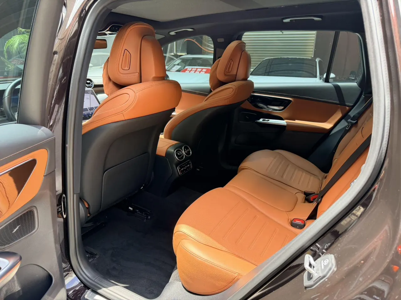 Mercedes Benz 2023 GLC 260 L 4MATIC 48V 2.0T Dynamic 5-seat Automatic Gear 6