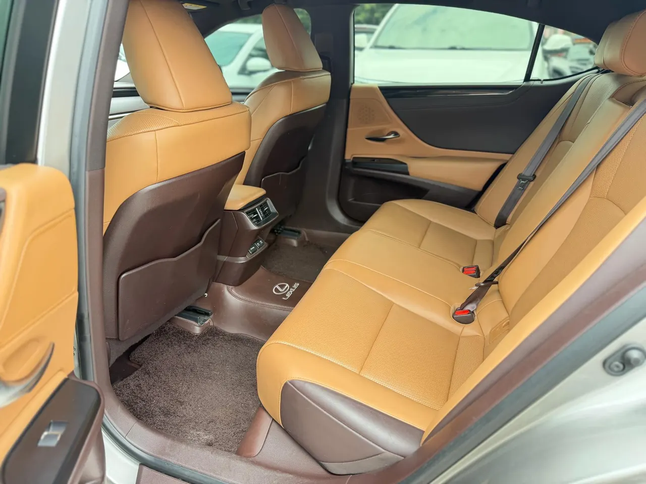 Lexus ES (Imported) 2020 ES200 2.0 Stepless Premium Edition Automatic Gear 4