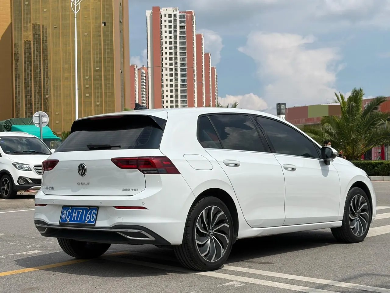 Volkswagen 2023 Golf 8 PRO 1.4TSI 280TSI Automatic 4