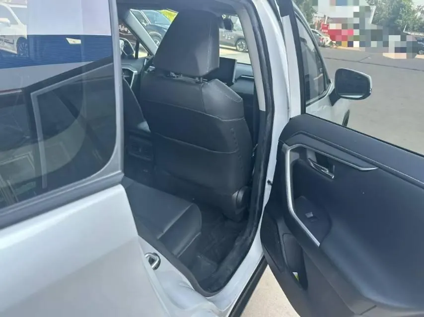 Toyota 2021 RAV4 Rongbo 2.0 Stepless Two-Drive Fashion Edition Automatic Gear 5