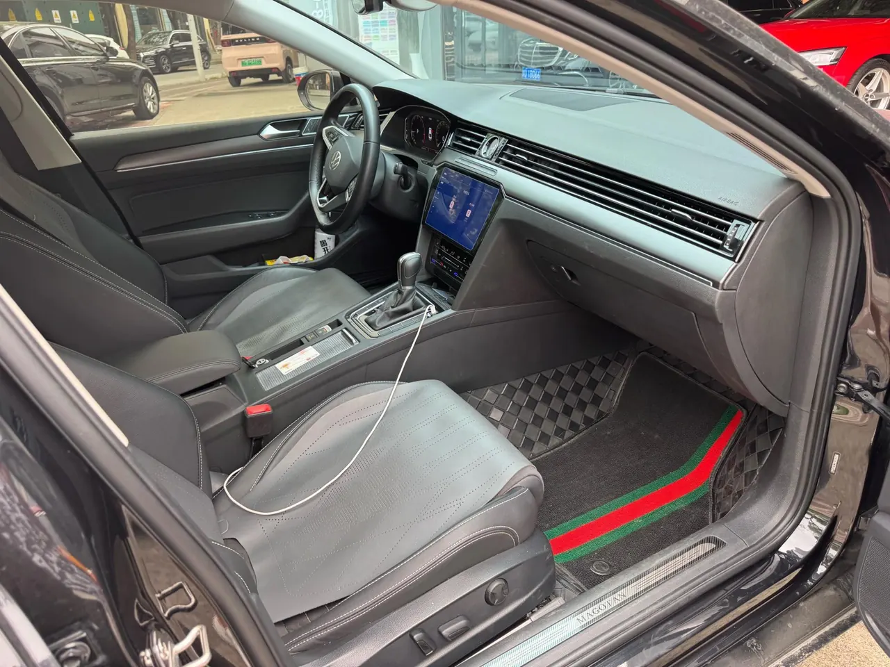 Volkswagen 2020 Magotan 2.0TSI 330TSI luxury automatic transmission 2