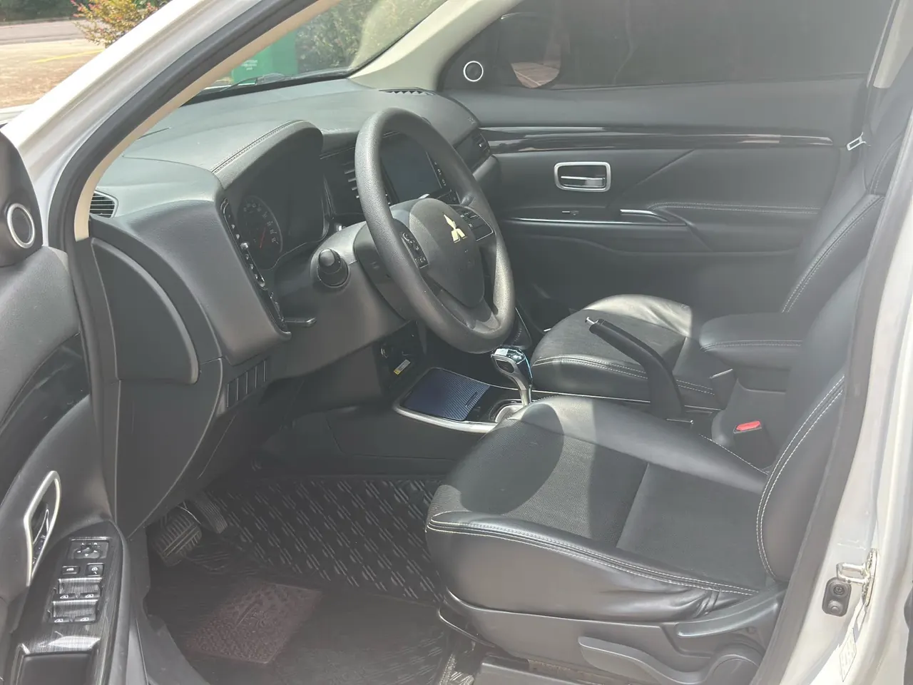 Mitsubishi 2020 Outlander 2.0 Stepless Two-Drive Smooth Edition 5-seat Automatic Gear 4