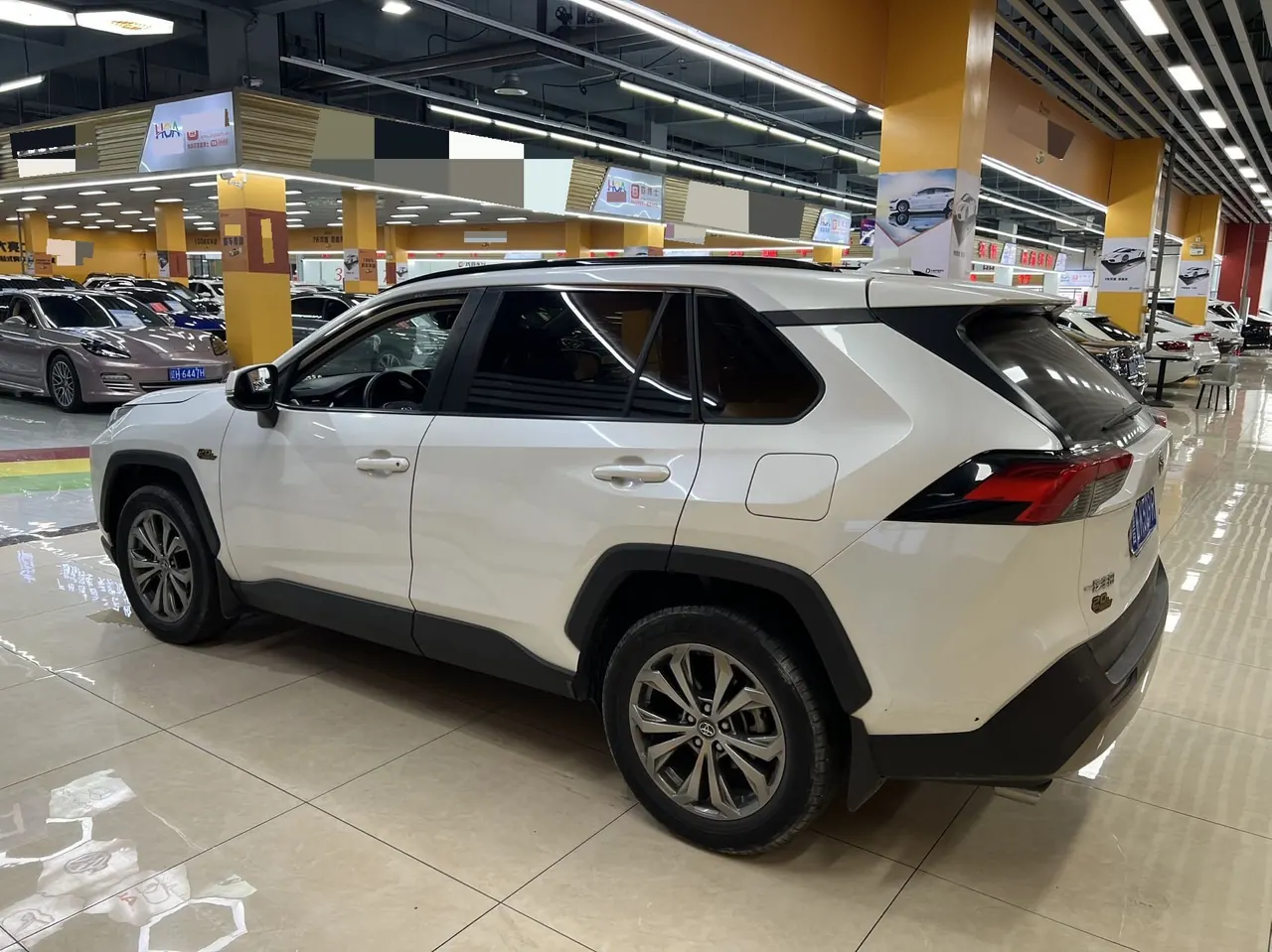 Toyota 2023 RAV4 Rongbo 2.0 Stepless Two-Drive 20th Anniversary Platinum Commemorative Edition Automatic Gear 5