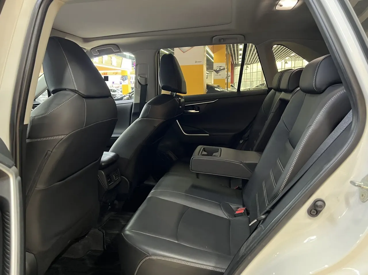 Toyota 2023 RAV4 Rongbo 2.0 Stepless Two-Drive 20th Anniversary Platinum Commemorative Edition Automatic Gear 6
