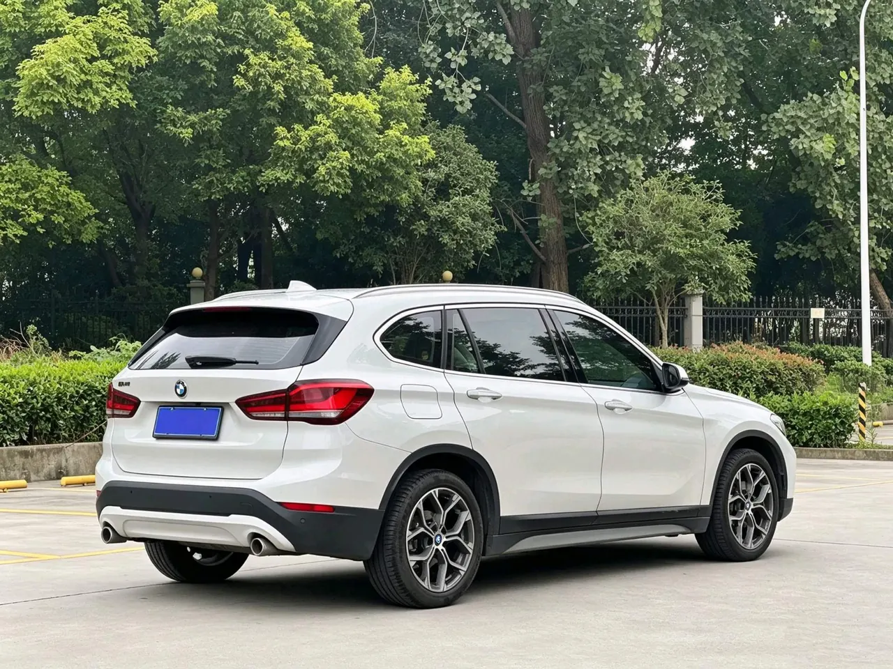 BMW 2020 X1 sDrive25Li 2.0T Leading Automatic Gear 5