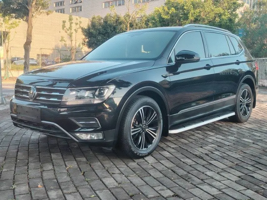 Open image lightbox: Volkswagen 2021 Tiguan L R-Line 2.0TSI 330TSI Two-Drive Overdrive Automatic Gear