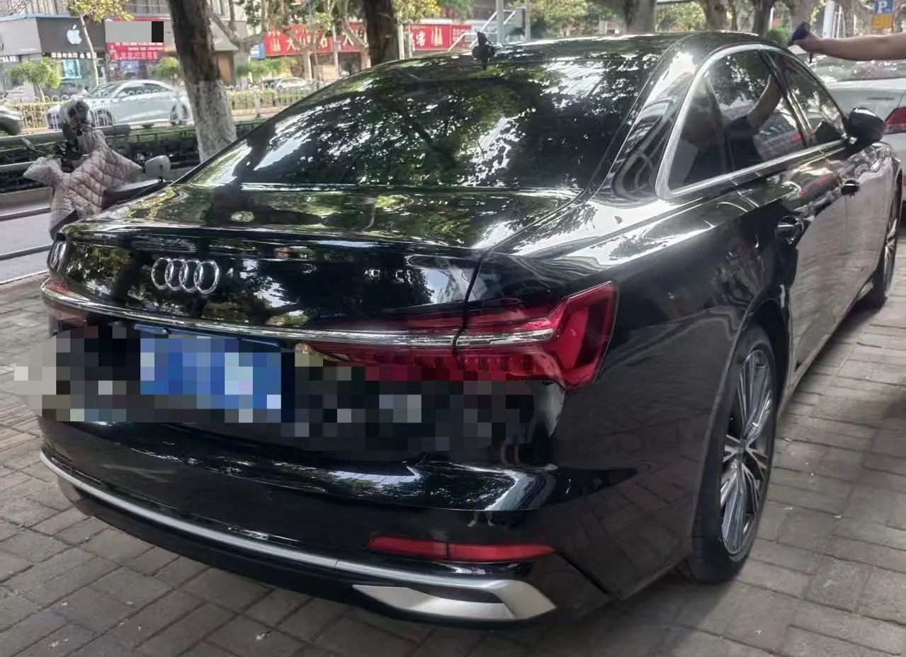 Audi 2021 A6L 2.0TFSI 45TFSI Quattro Selected Elegant Automatic Gear 3