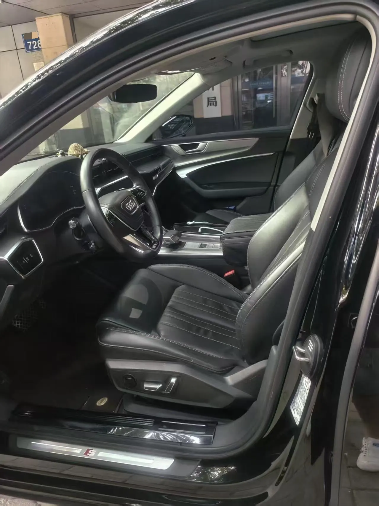 Audi 2021 A6L 2.0TFSI 45TFSI Quattro Selected Elegant Automatic Gear 4