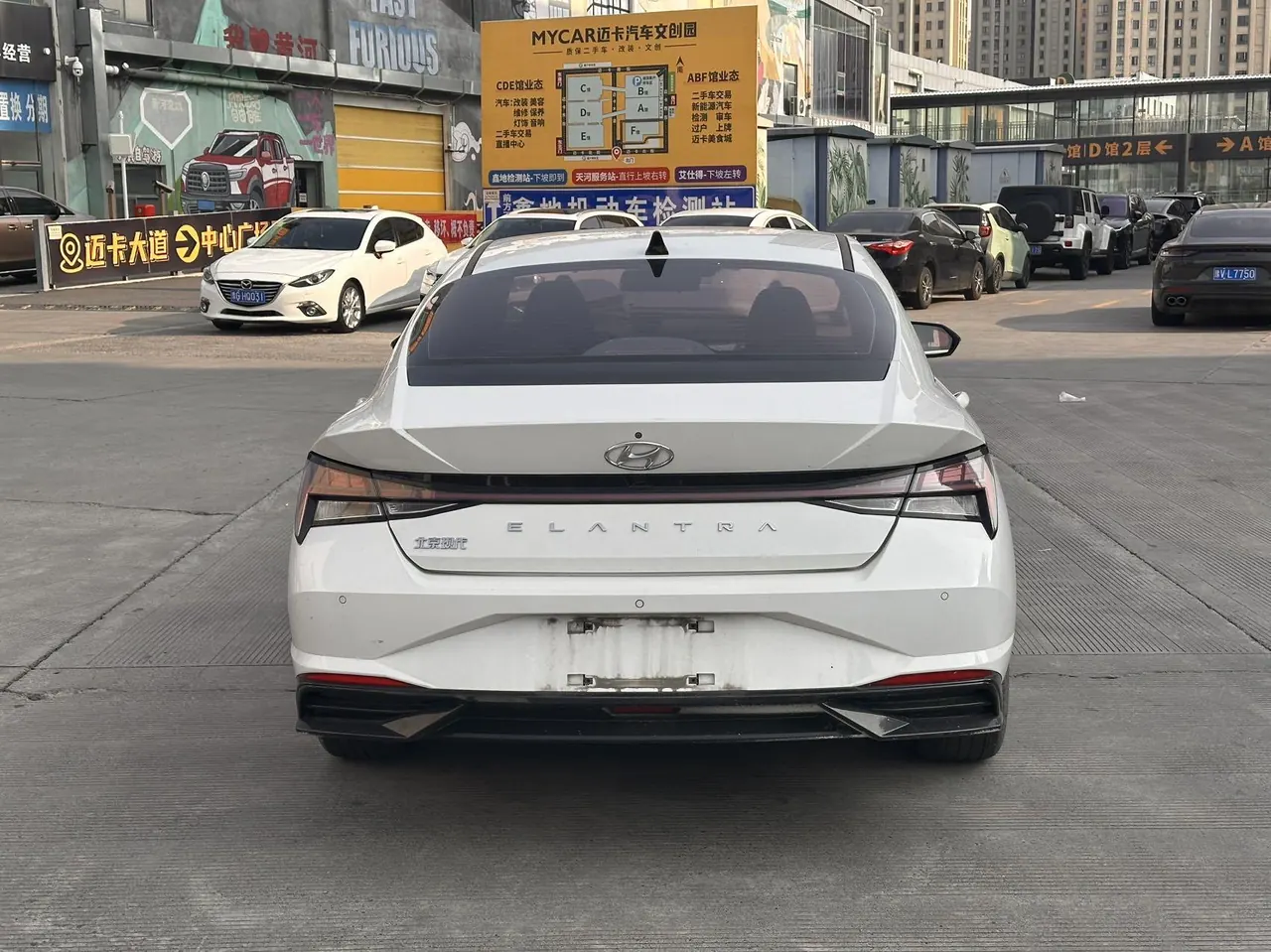 Hyundai 2022 Elantra -3-compartment 1.5 stepless LUX premium automatic gear 6