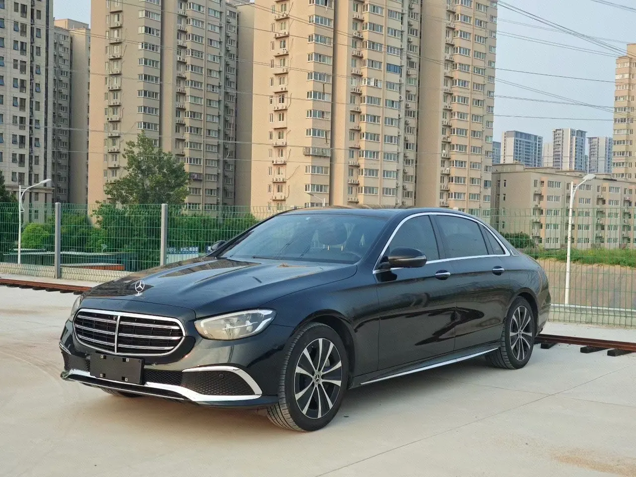 Open image lightbox: Mercedes Benz E-Class New Energy 2022 E 350 e L 2.0T Sports (Change 2) Automatic Gear