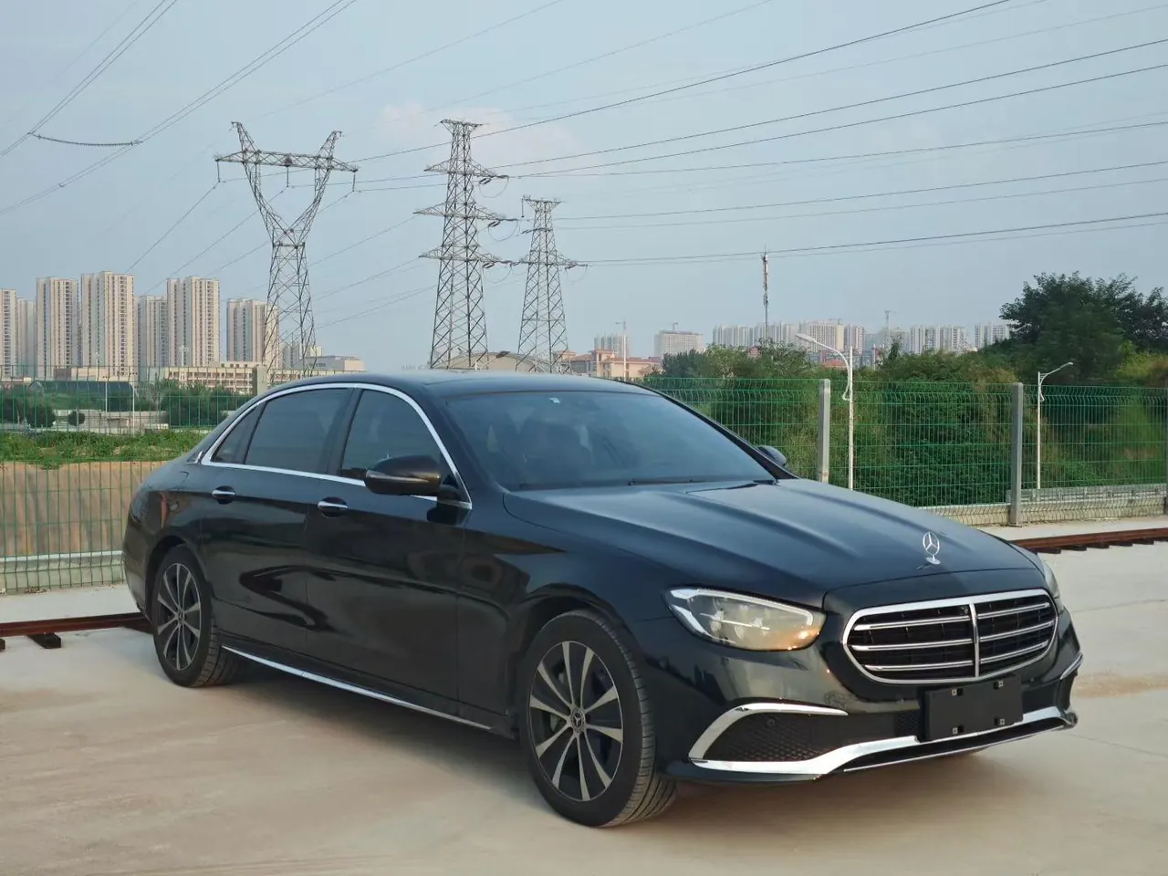 Mercedes Benz E-Class New Energy 2022 E 350 e L 2.0T Sports (Change 2) Automatic Gear 3