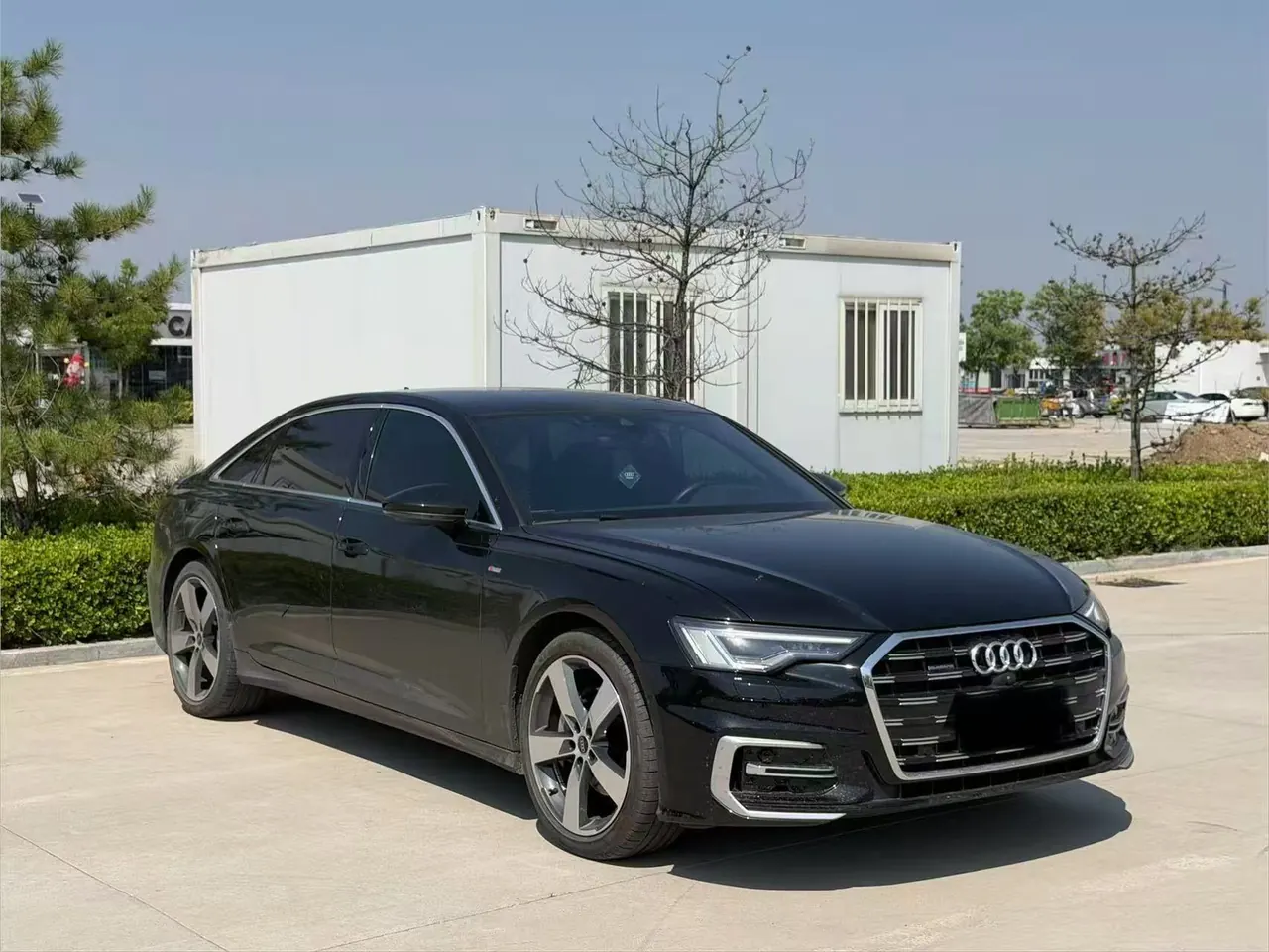 Audi 2023 A6L 2.0TFSI 45TFSI Quattro Selected Dynamic Automatic 2