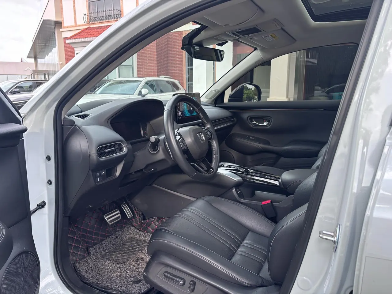 Honda 2023 HR-V e:HEV 2.0 Stepless Dynamic Edition Automatic Gear 3