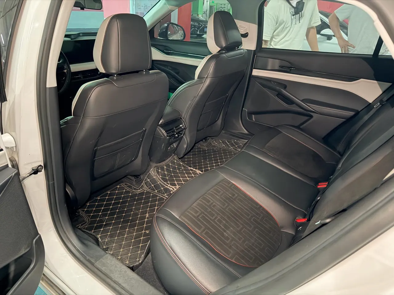 Ford 2022 Mondeo 2.0T EcoBoost 245 Luxury (Modified) Automatic Gear 4