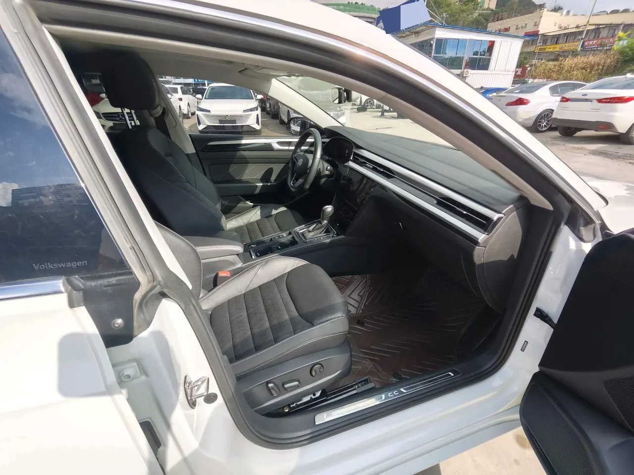 Volkswagen 2021 CC 2.0TSI 380TSI eye-catching automatic gear 7