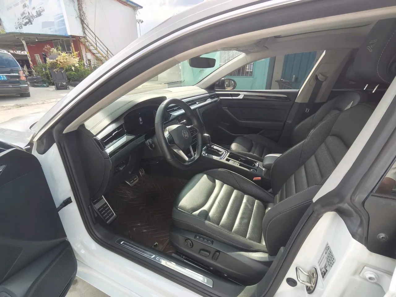 Volkswagen 2021 CC 2.0TSI 380TSI eye-catching automatic gear 9