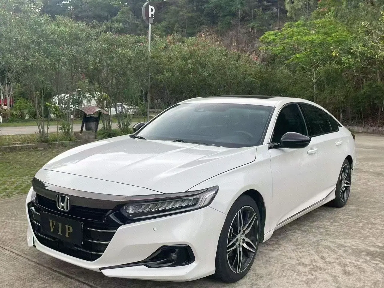 打开图片灯箱:Honda 2022 10th Generation Accord 1.5T Stepless 260TURBO Magic Night Premium Edition Automatic Gear