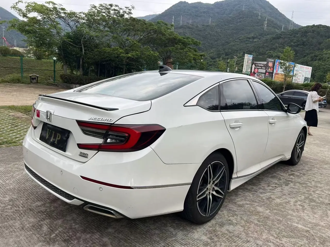 Honda 2022 10th Generation Accord 1.5T Stepless 260TURBO Magic Night Premium Edition Automatic Gear 7