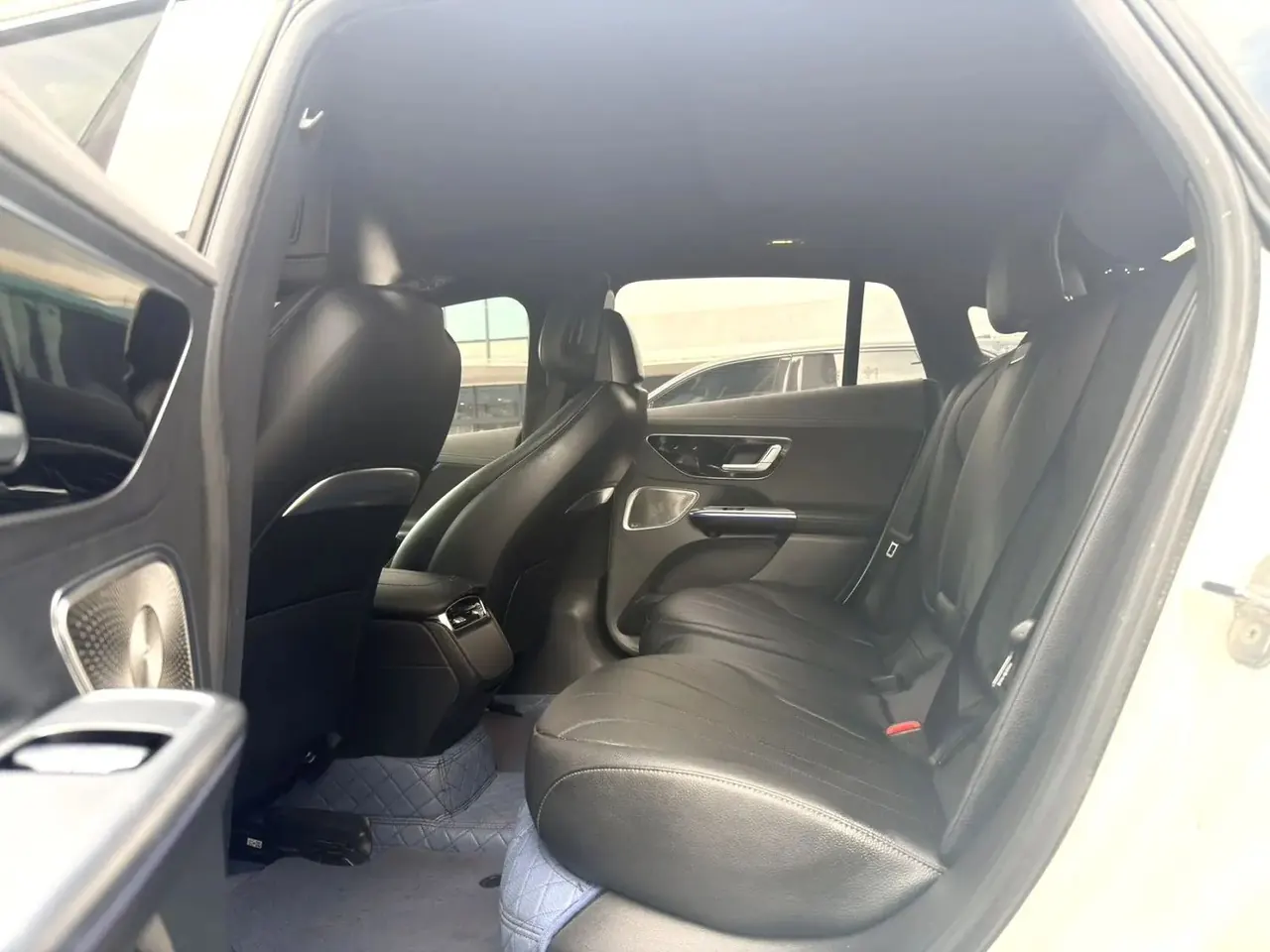 Mercedes Benz 2022 EQE 350 EQE 350 Deluxe Edition Automatic 3
