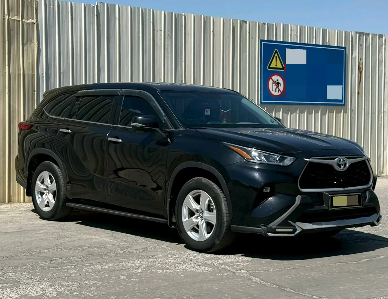 Toyota 2022 Highlander Dual Engine 2.5 Stepless Four-wheel Drive Elite Edition 7-seat Automatic Transmission 3