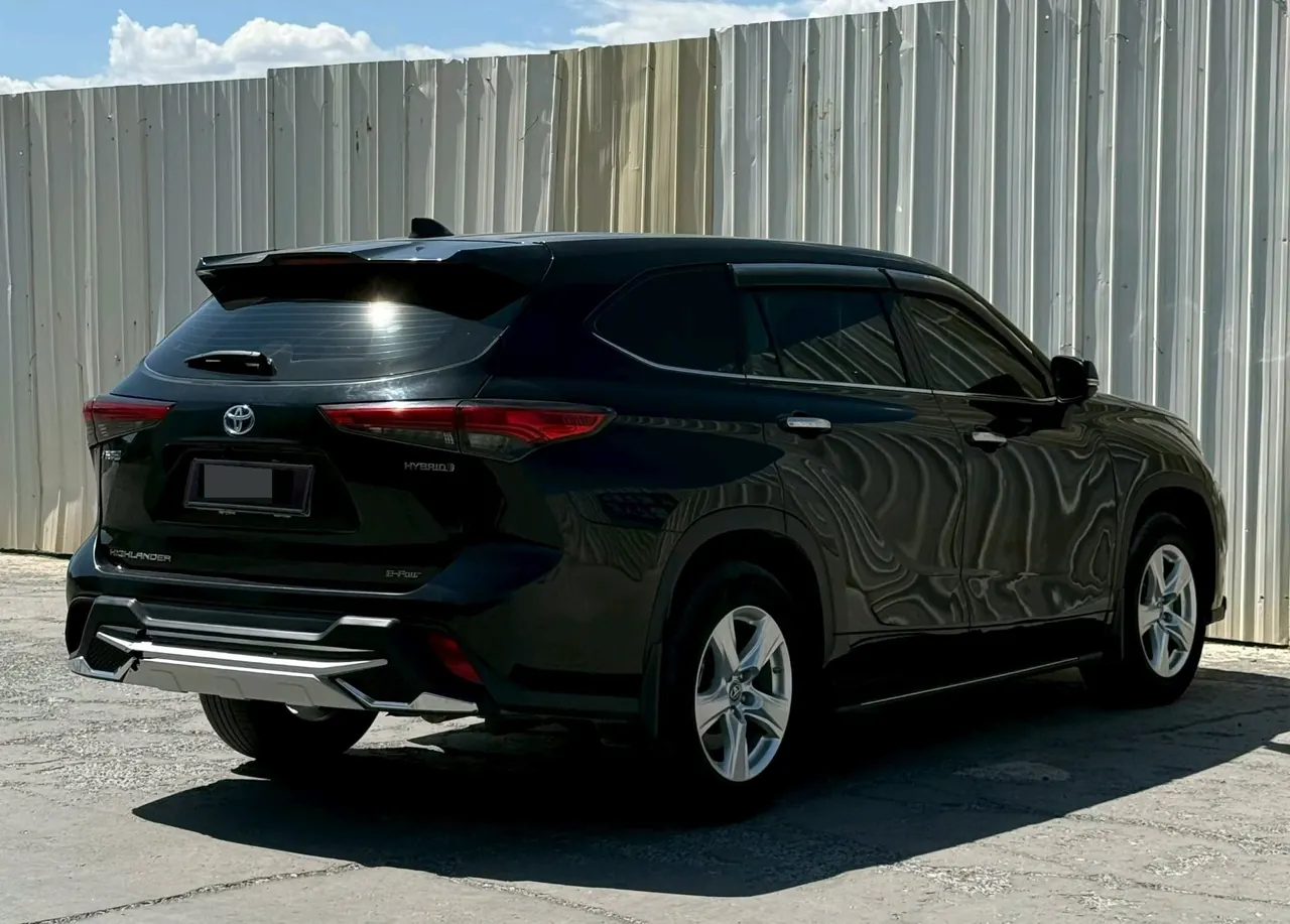 Toyota 2022 Highlander Dual Engine 2.5 Stepless Four-wheel Drive Elite Edition 7-seat Automatic Transmission 9