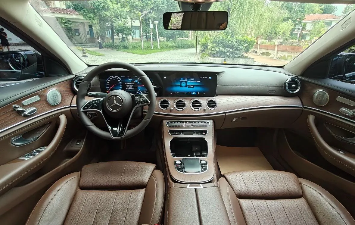 Mercedes Benz E Class 2022 E 300 L 2.0T Luxury Automatic Gear 5